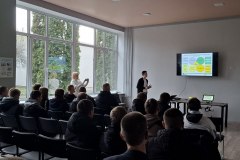 photo_5271677893618634174_y