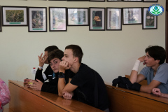 школярі-047