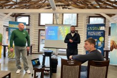 photo_5366147726518717978_y