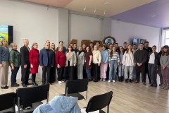 головна-круглий-стіл-зелений