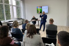 a6686549-9737-4e98-a7bf-3e19d13d577c