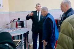 photo_5397644336607990896_y