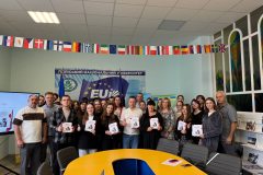 головна-презентували-помібник