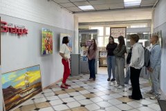 photo_5467456341351203104_y