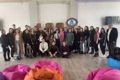 photo_5472254283677304289_y